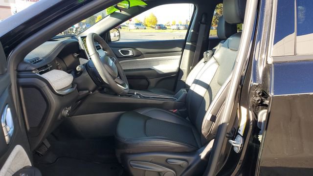 Certified 2024 Jeep Compass Latitude image 4