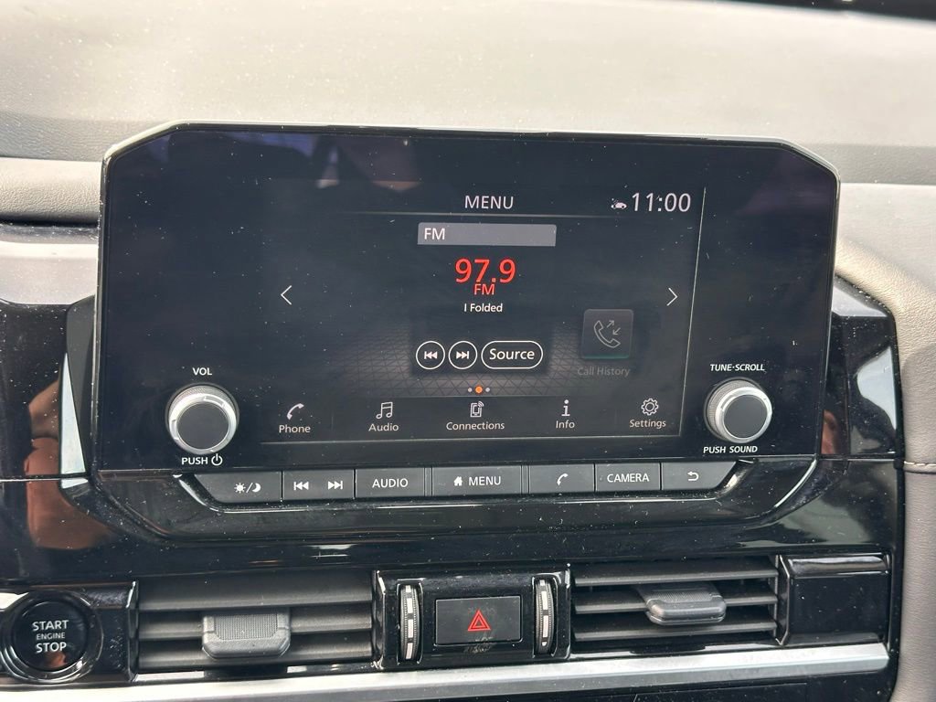 Used 2025 Nissan Pathfinder SV AWD/4WD image 27