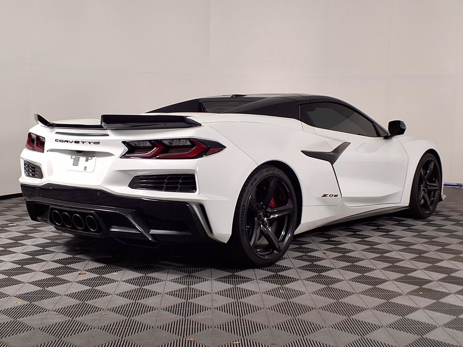 Used 2025 Chevrolet Corvette Z06 w/ Battery Protection Package RWD image 29