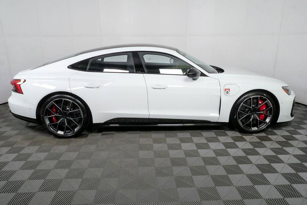 New 2026 Audi RS e-tron GT performance AWD/4WD image 2