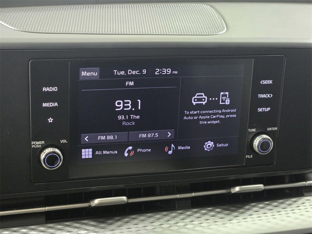 Used 2024 Kia Carnival LX image 30