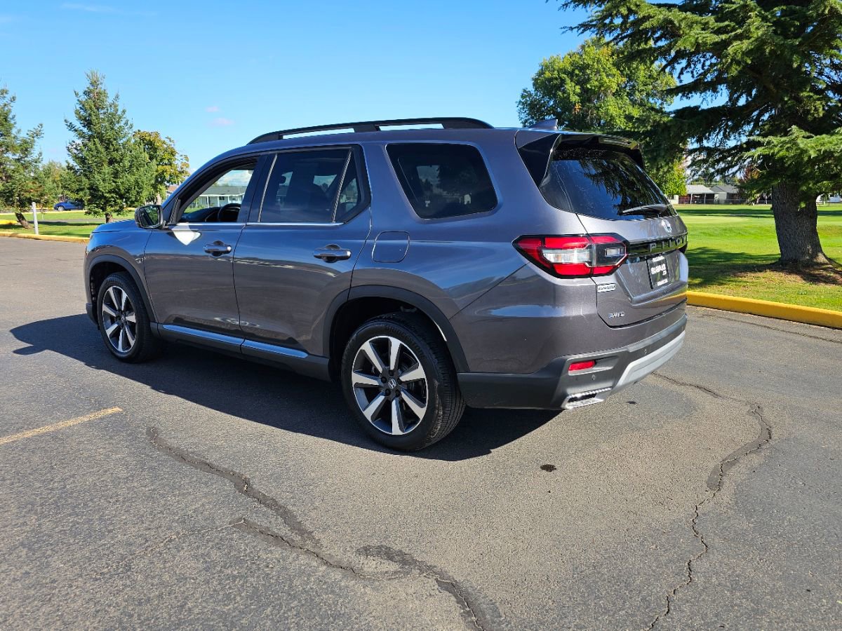 Used 2023 Honda Pilot Elite image 25