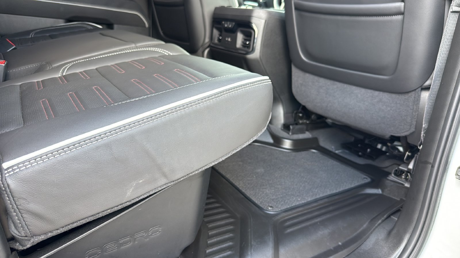 Used 2024 GMC Sierra 2500 AT4X AWD/4WD image 26