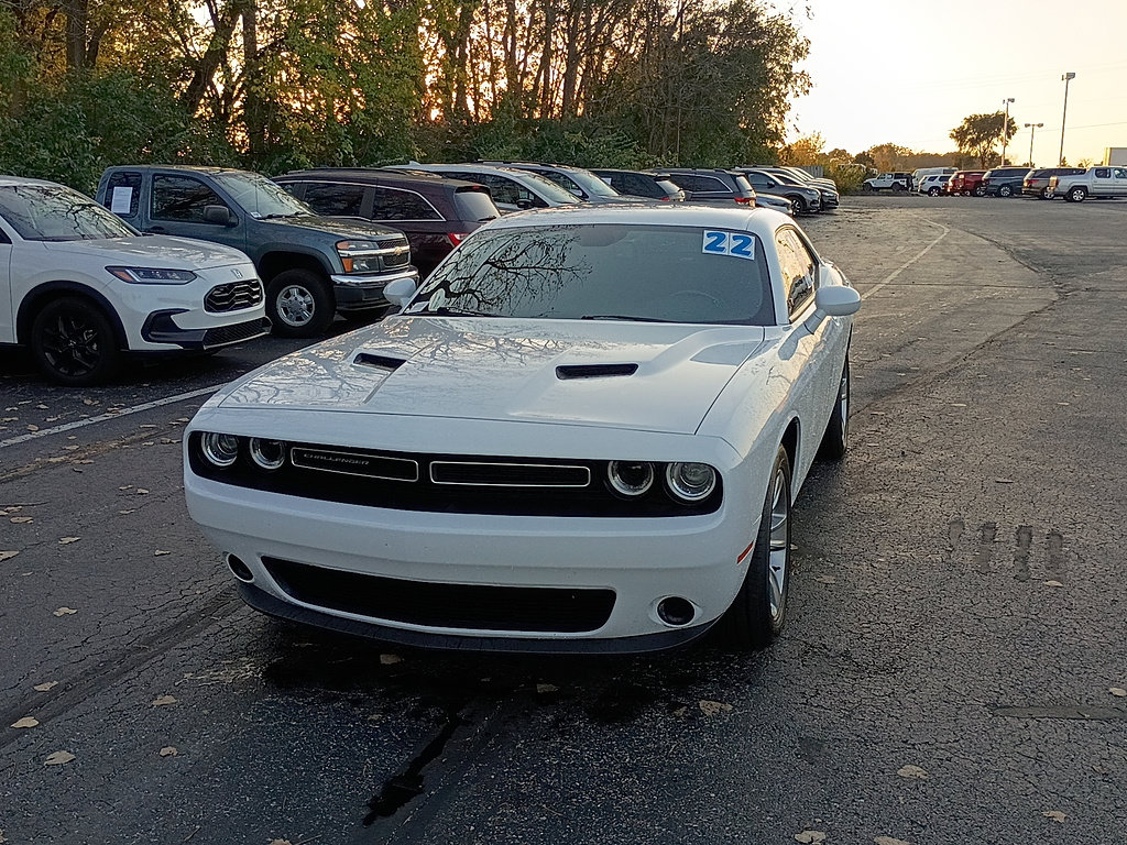 Used 2022 Dodge Challenger SXT RWD image 1