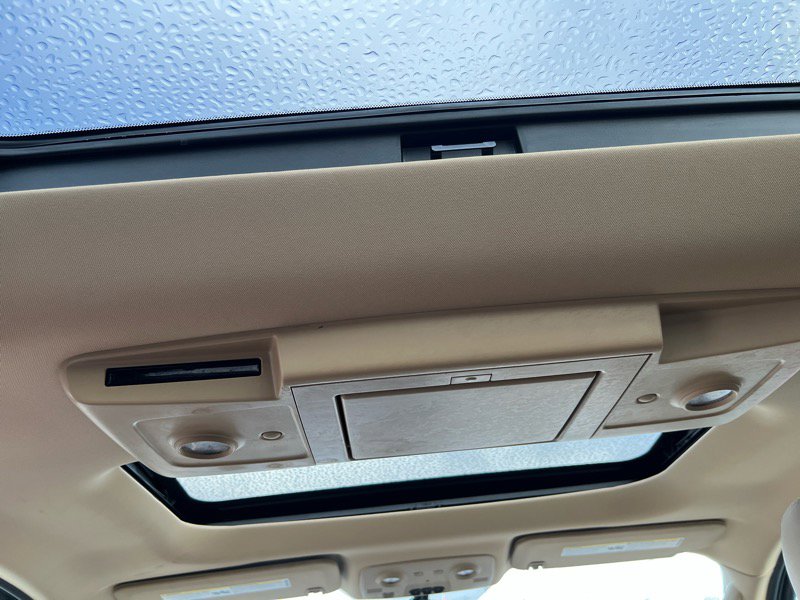 Used 2010 Chevrolet Traverse LTZ image 17