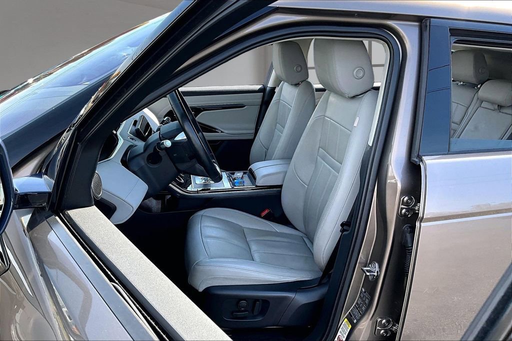Used 2020 Land Rover Range Rover Evoque SE image 25