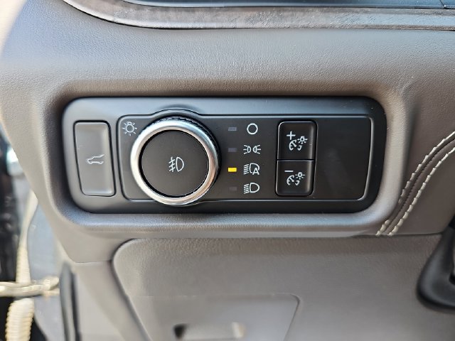 Certified 2024 Ford Explorer Platinum w/ Technology Package AWD/4WD image 34