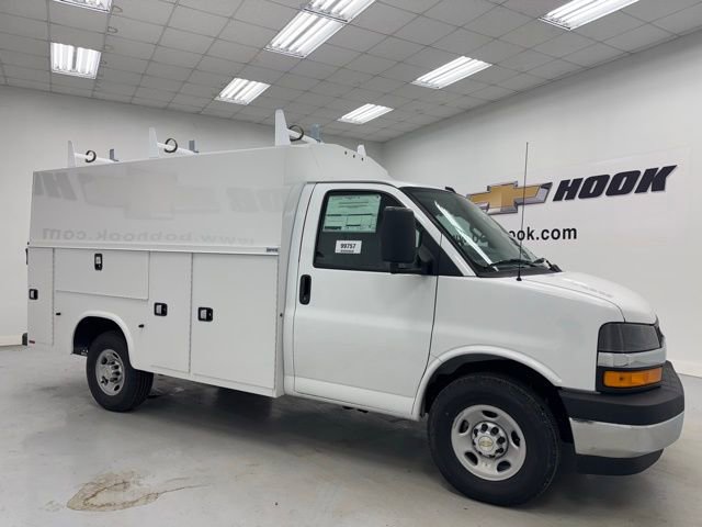 New 2025 Chevrolet Express 3500 w/ Power Convenience Package RWD image 3
