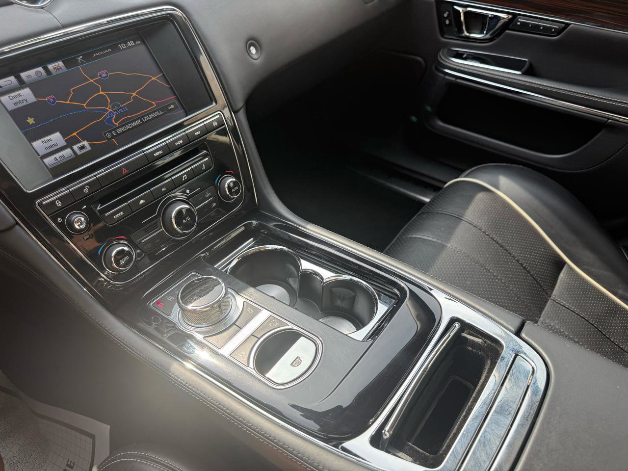 Used 2015 Jaguar XJ L Portfolio RWD image 13