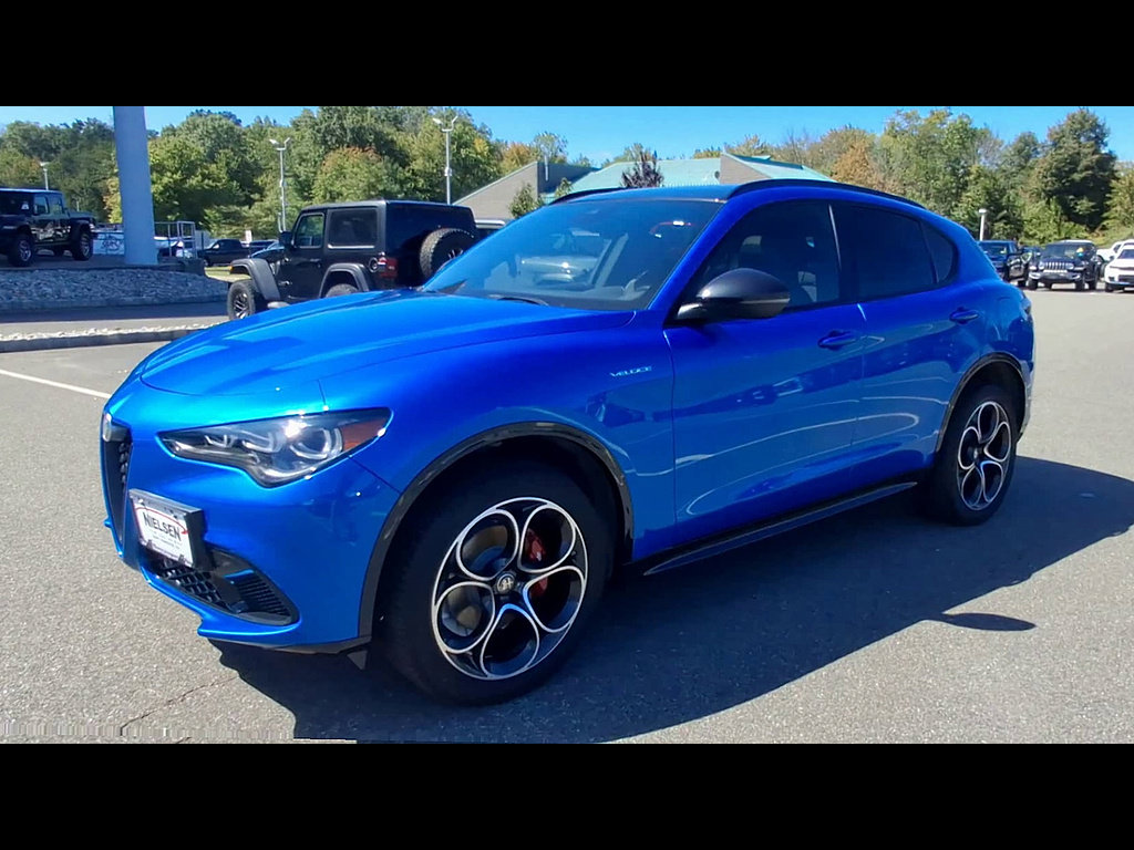 Used 2024 Alfa Romeo Stelvio Veloce AWD/4WD image 4