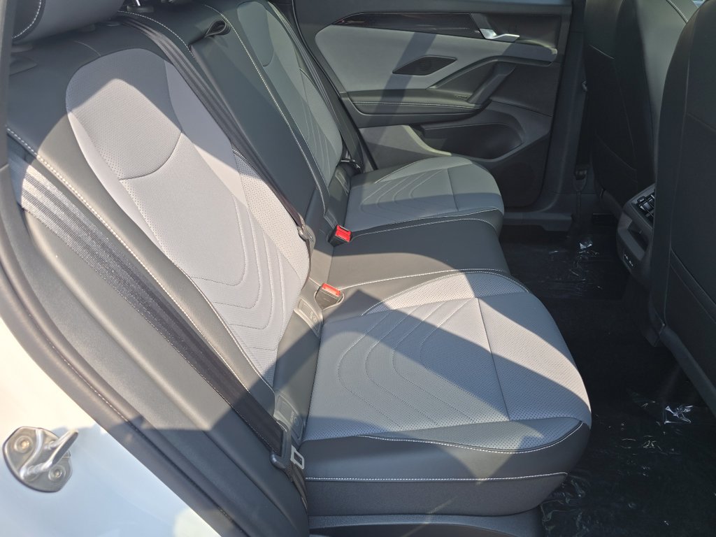 New 2026 Volkswagen Tiguan SE R-Line AWD/4WD image 15