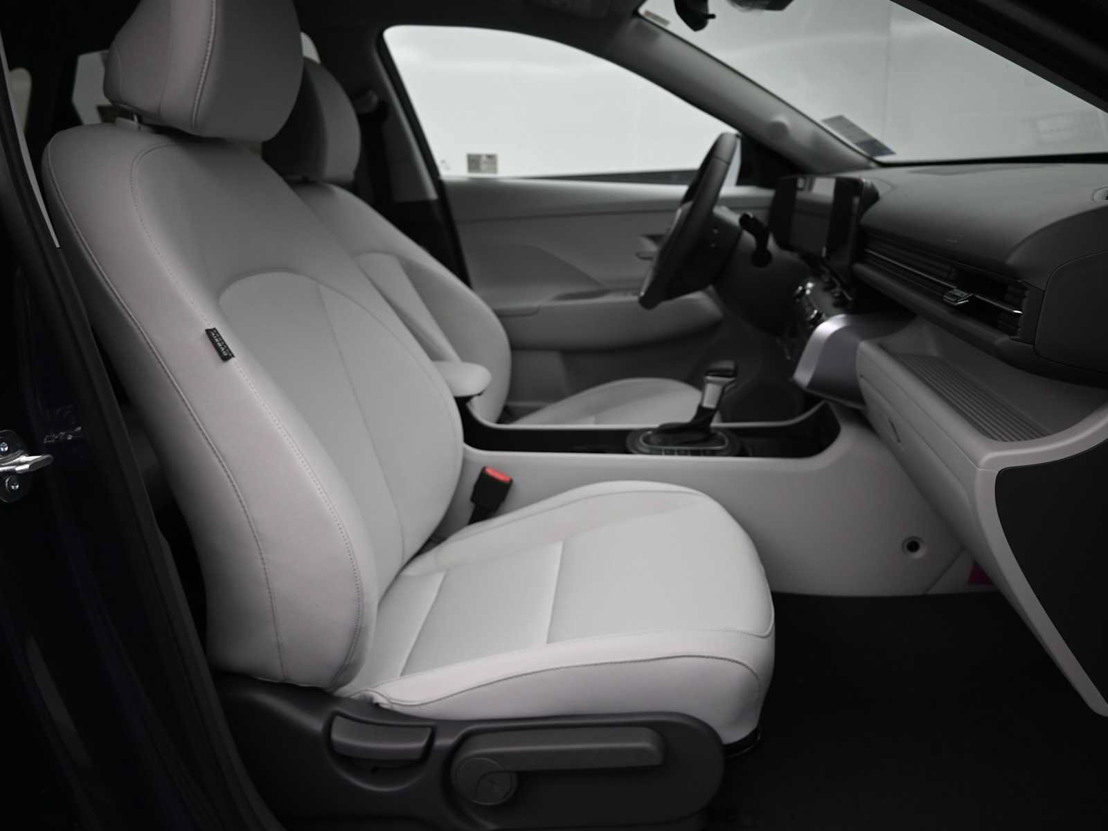 Certified 2026 Hyundai Kona SEL Sport AWD/4WD image 11