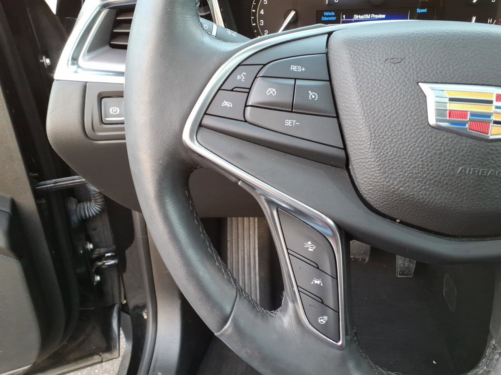 Used 2017 Cadillac XT5 Luxury w/ Driver Awareness Package image 18