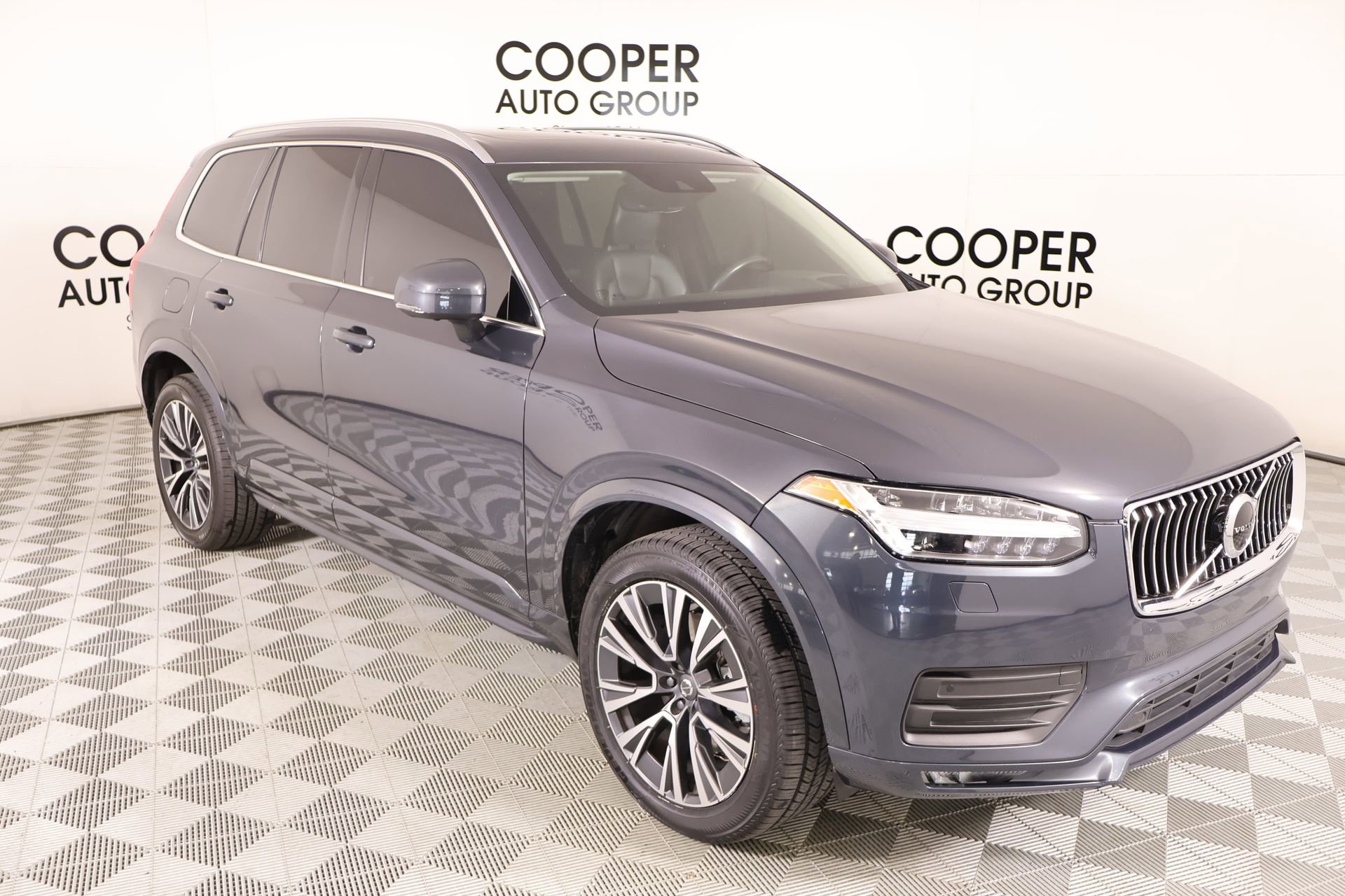 Used 2021 Volvo XC90 T5 Momentum w/ Advanced Package image 1