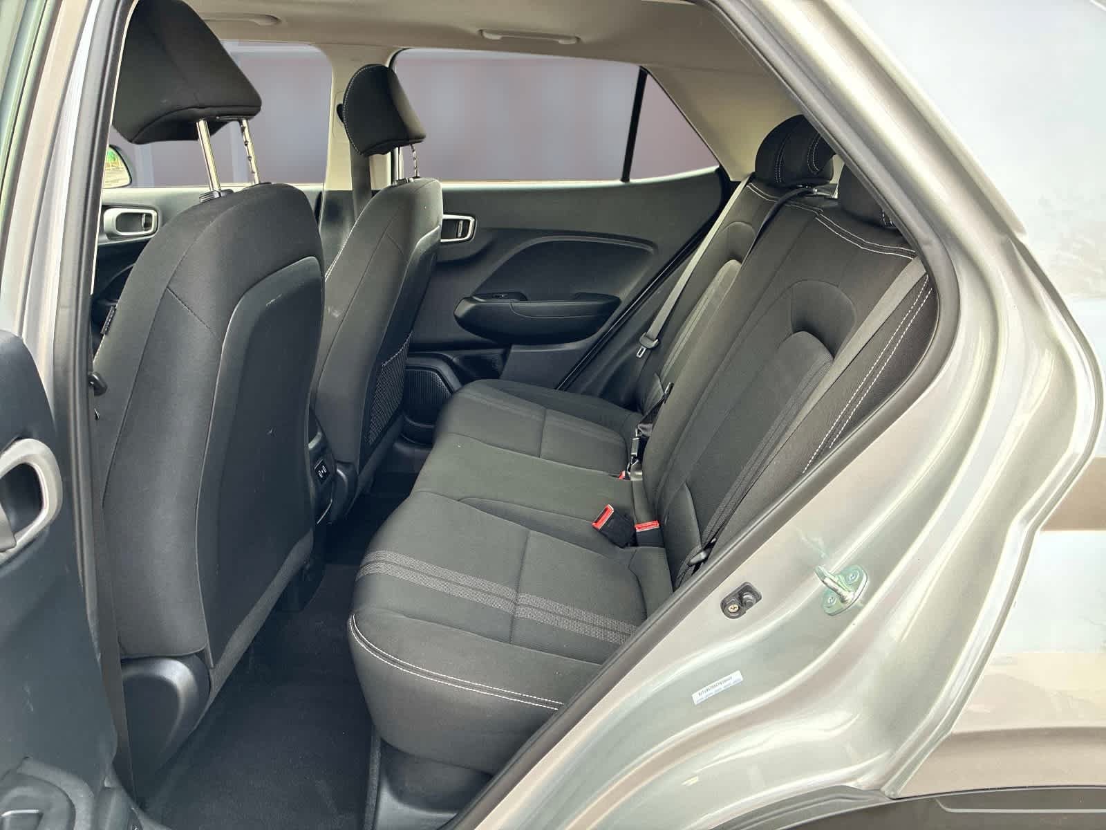 Used 2025 Hyundai Venue SEL FWD image 21
