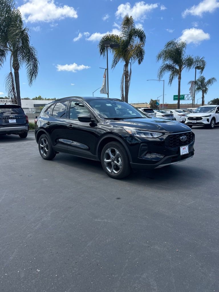 Used 2025 Ford Escape ST-Line AWD/4WD image 10