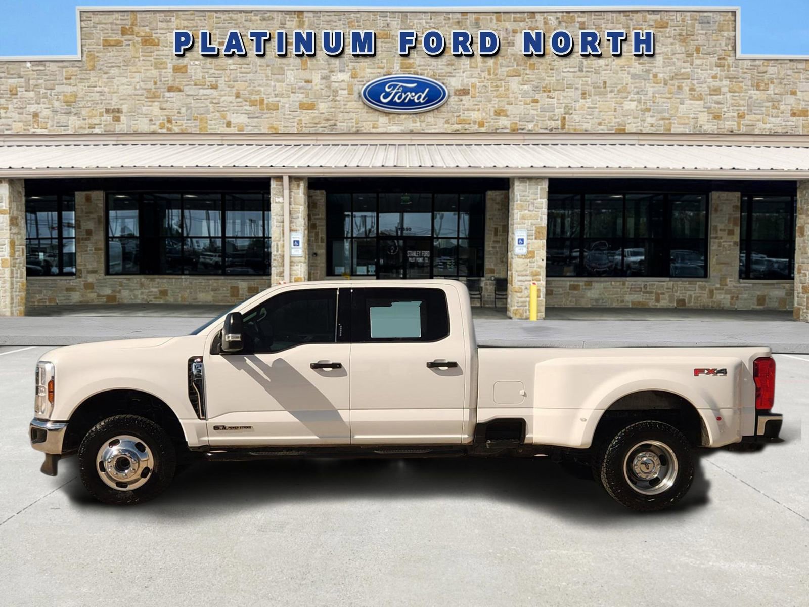 Used 2024 Ford F350 XLT w/ FX4 Off-Road Package image 3