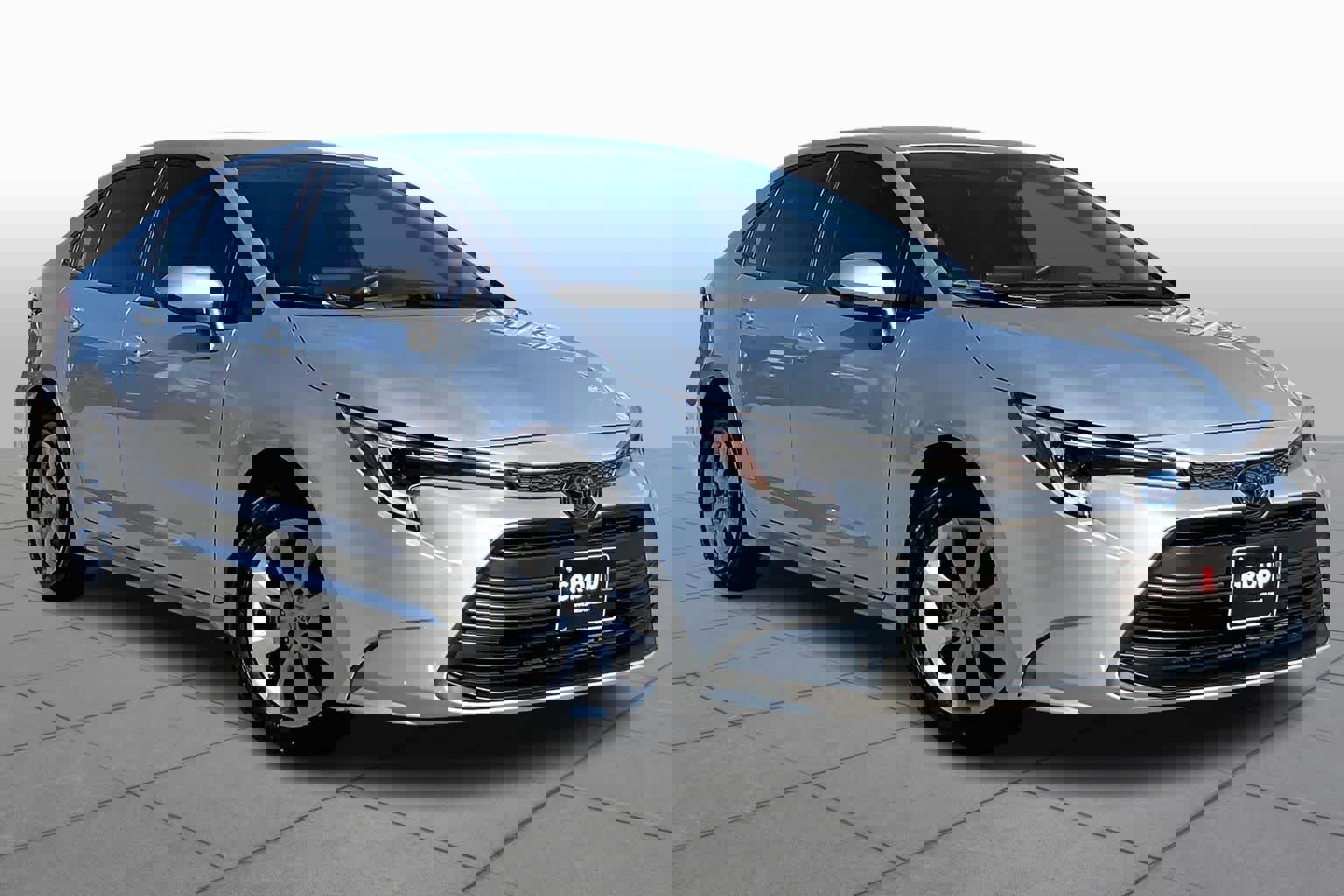 Used 2025 Toyota Corolla LE image 3