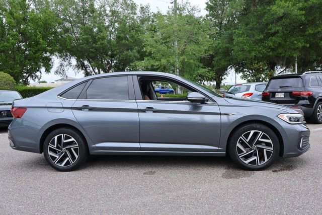 Certified 2022 Volkswagen Jetta SEL image 10