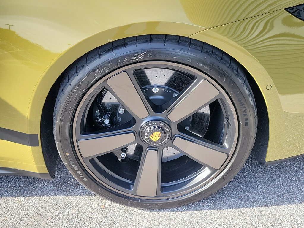 Certified 2026 Porsche 911 Carrera 4 GTS AWD/4WD image 11