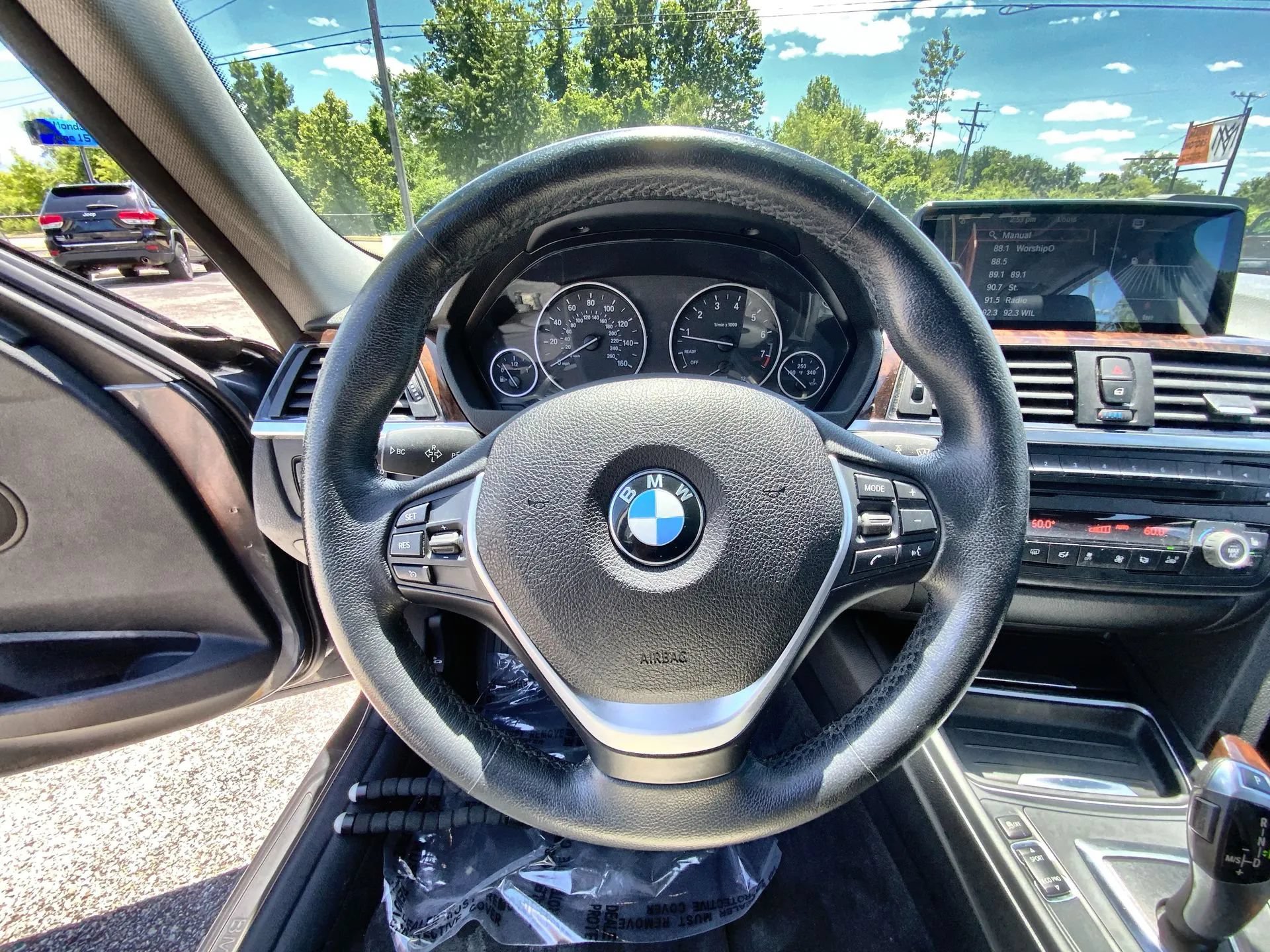 Used 2014 BMW 328i xDrive Sedan AWD/4WD image 11