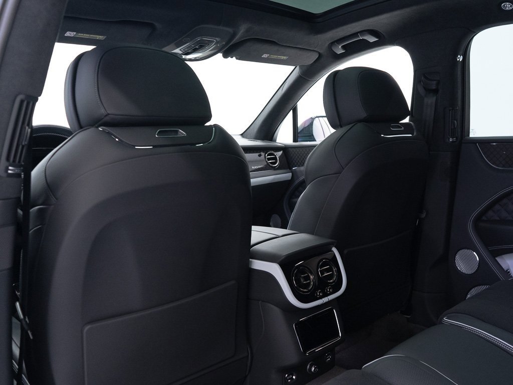 Used 2025 Bentley Bentayga image 22