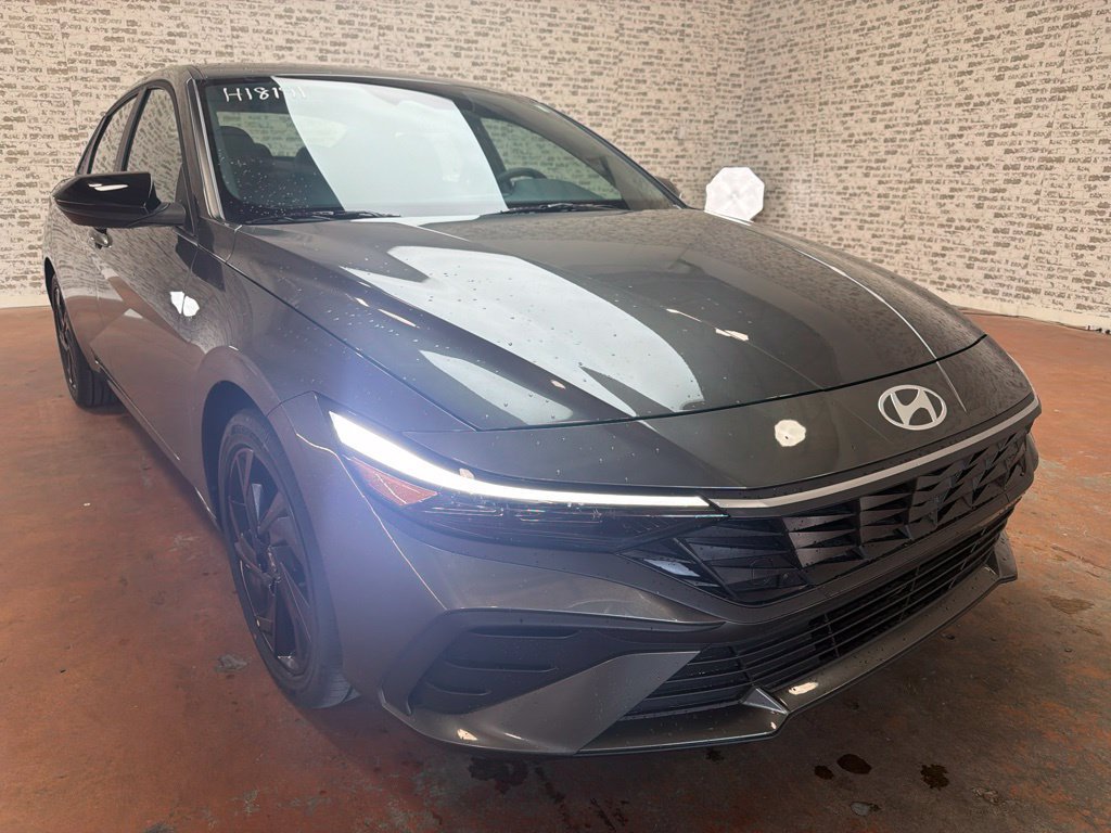 Used 2026 Hyundai Elantra SEL Sport FWD image 9