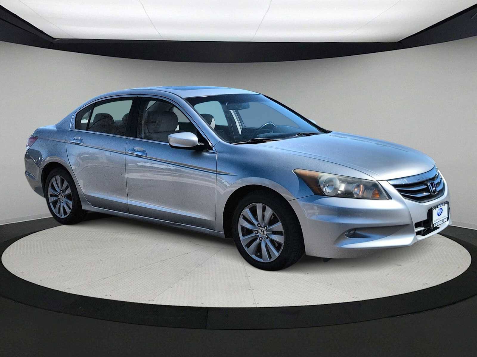Used 2011 Honda Accord EX-L image 2