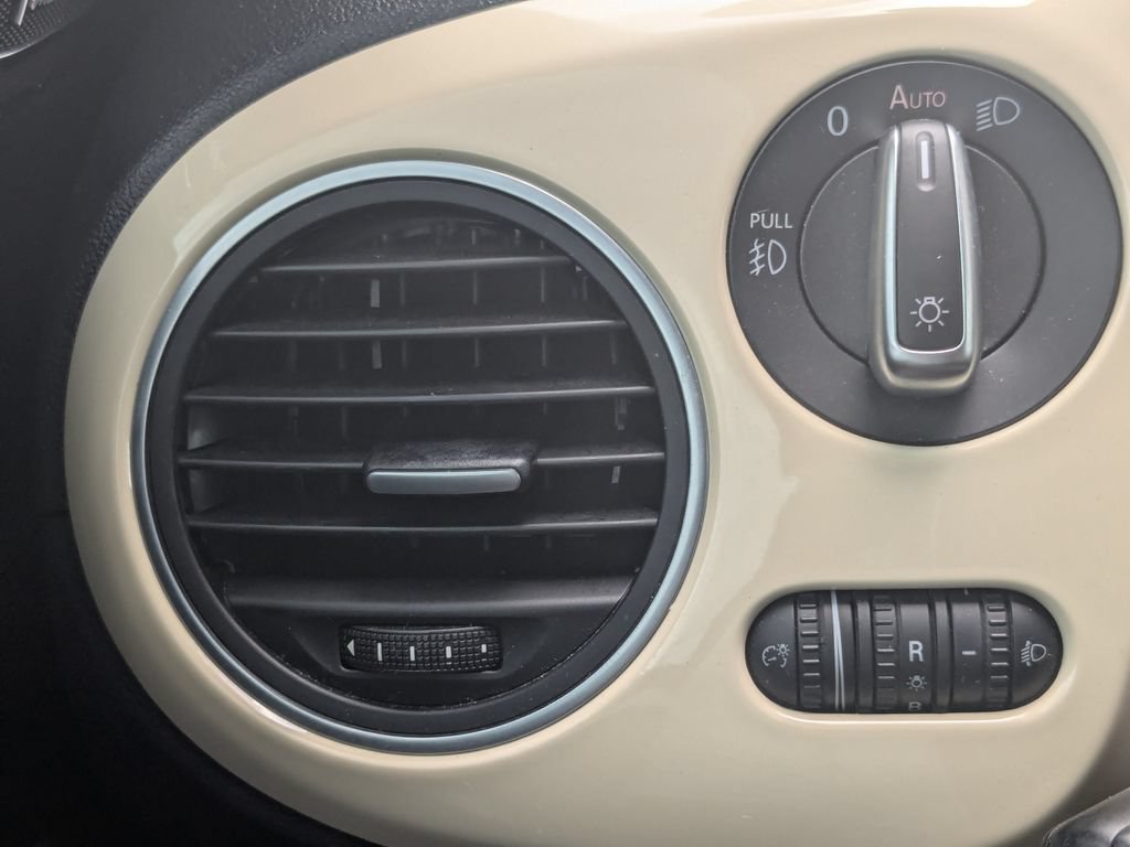 Used 2019 Volkswagen Beetle 2.0T Final Edition SEL FWD image 31