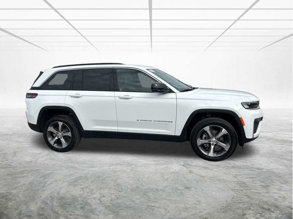 New 2026 Jeep Grand Cherokee Limited image 3