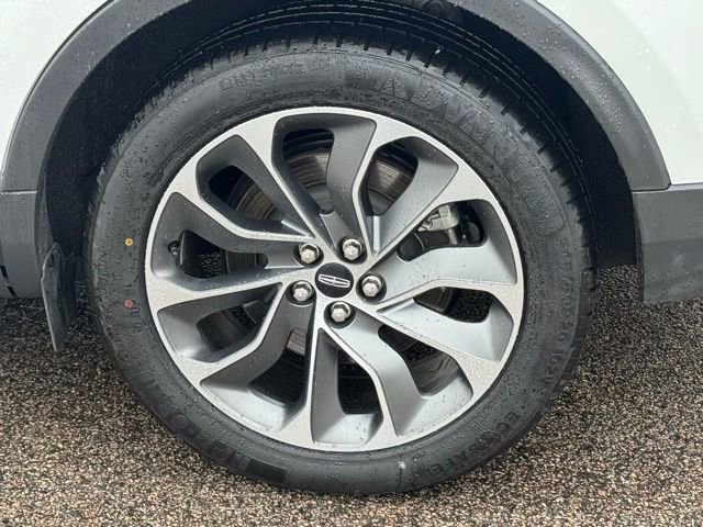 Used 2023 Lincoln Nautilus Reserve image 7