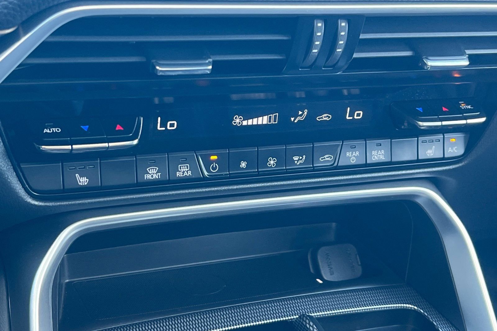 Certified 2025 MAZDA CX-70 Plug-In Hybrid w/ Premium Pkg image 18