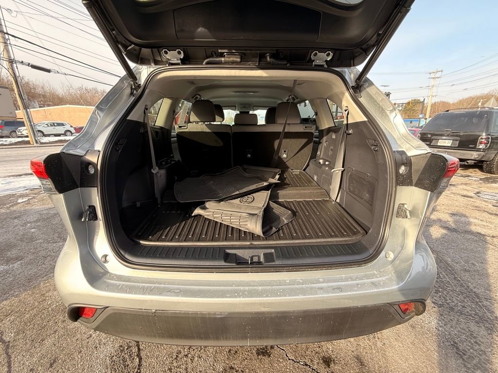 Used 2022 Toyota Highlander LE image 13