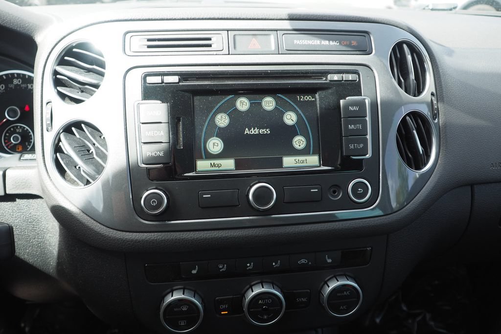 Used 2015 Volkswagen Tiguan S FWD image 23