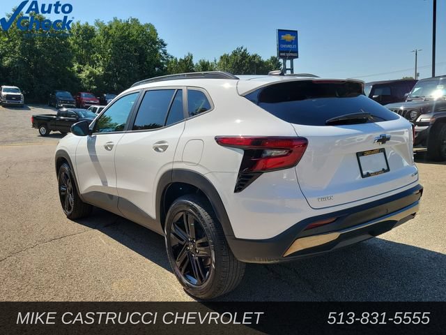 Used 2025 Chevrolet Trax ACTIV w/ Driver Confidence Package FWD image 3