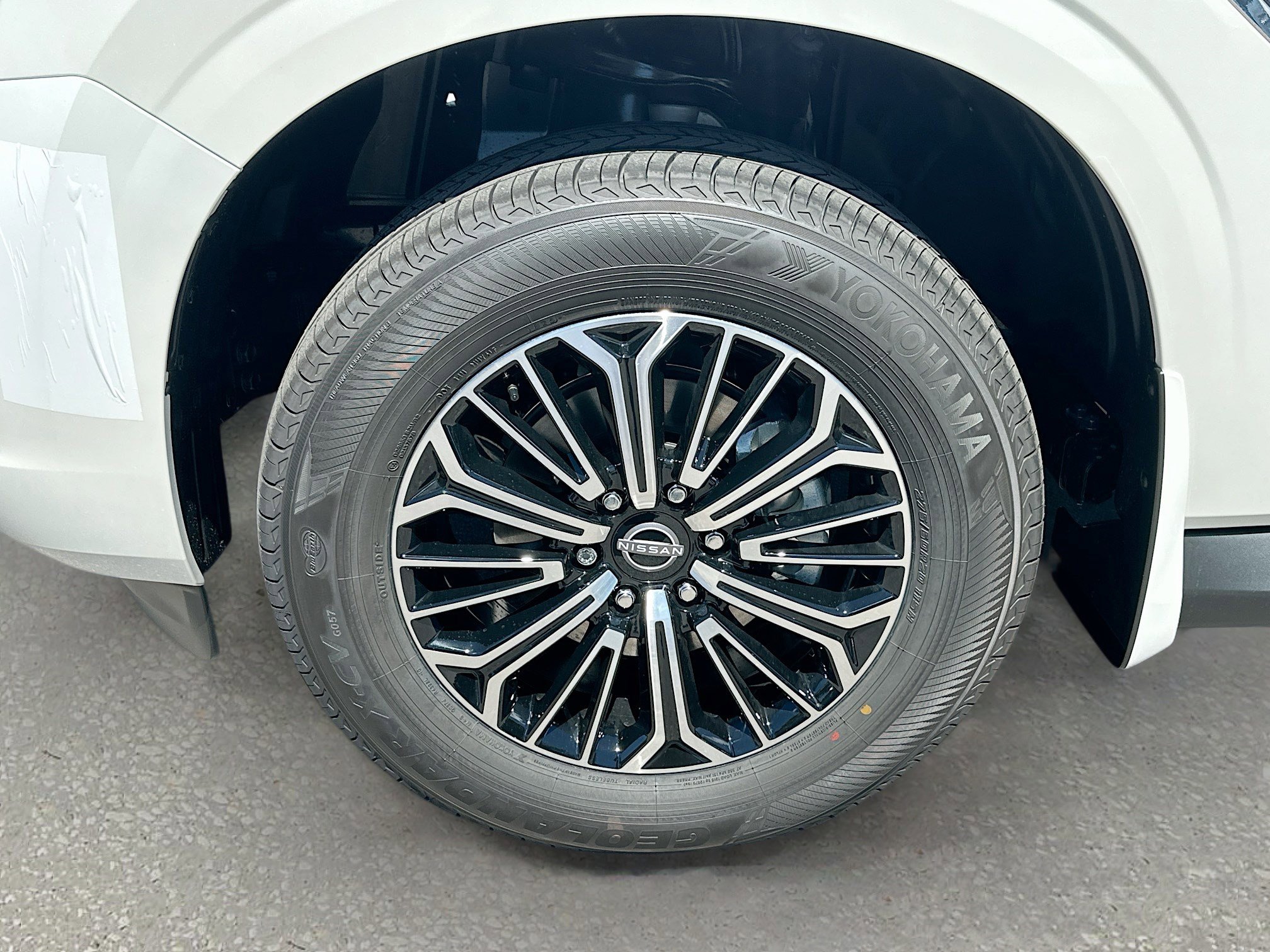 New 2026 Nissan Armada SL w/ Captain's Chari Seat Package image 19