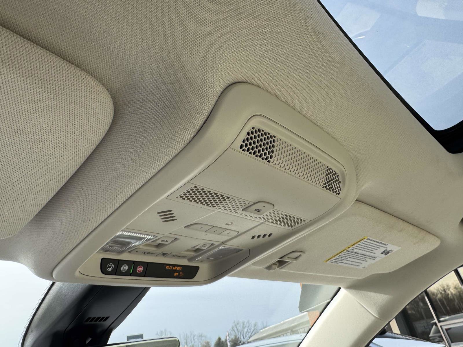 Used 2022 Cadillac XT6 Premium Luxury w/ Technology Package image 17