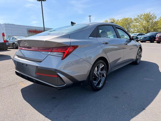 Used 2024 Hyundai Elantra SEL w/ Convenience Package image 5