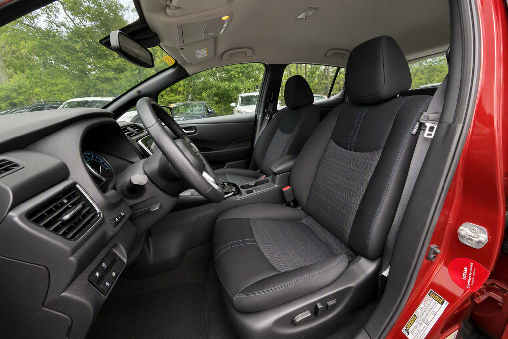 Used 2019 Nissan Leaf SV Plus w/ SV Plus Technology Package FWD image 6