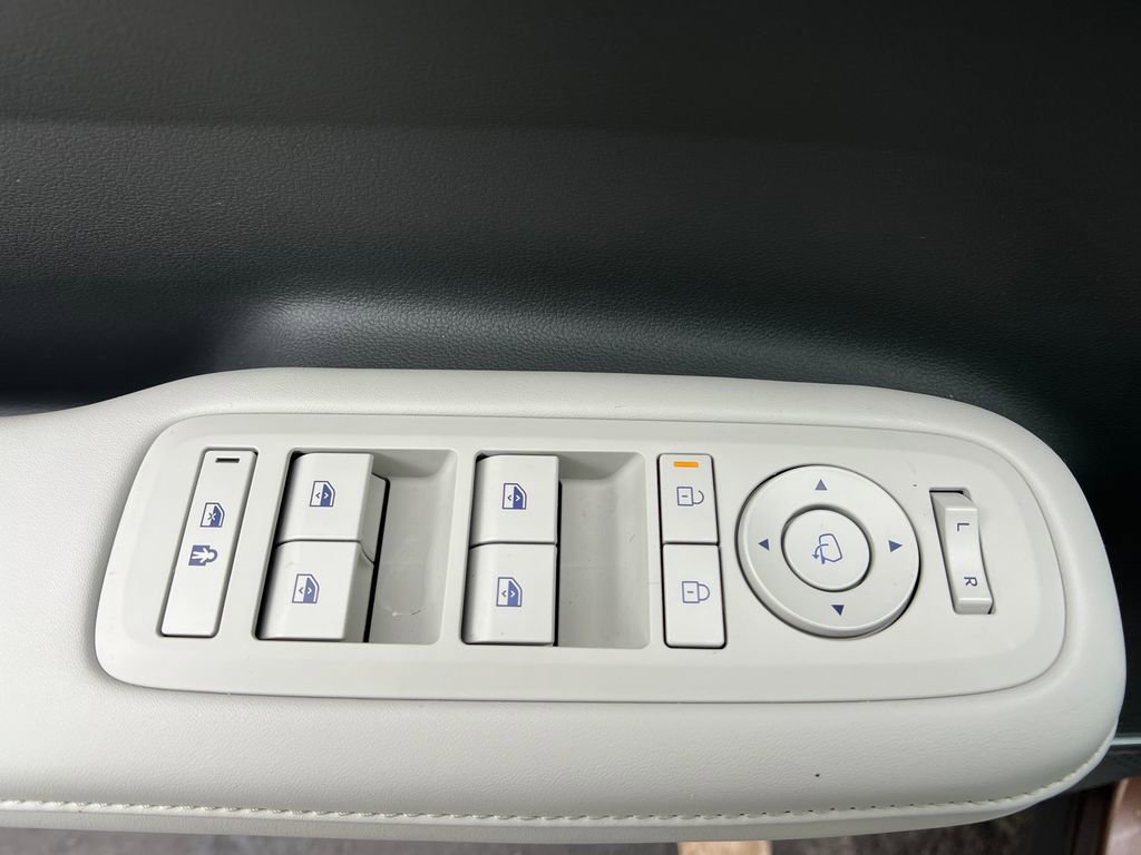 Used 2025 Hyundai Santa Fe Calligraphy image 12