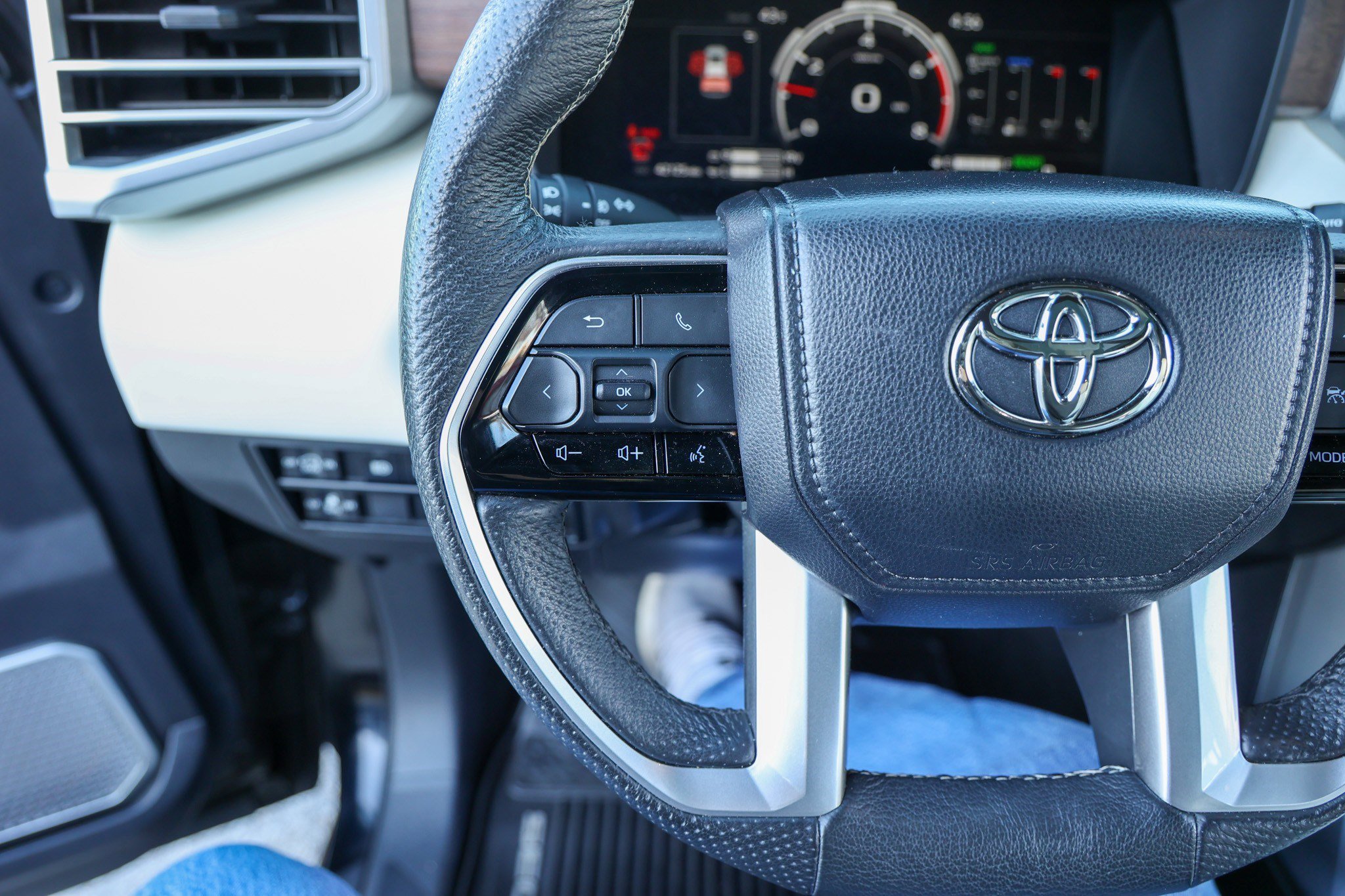 Used 2023 Toyota Sequoia Capstone image 20