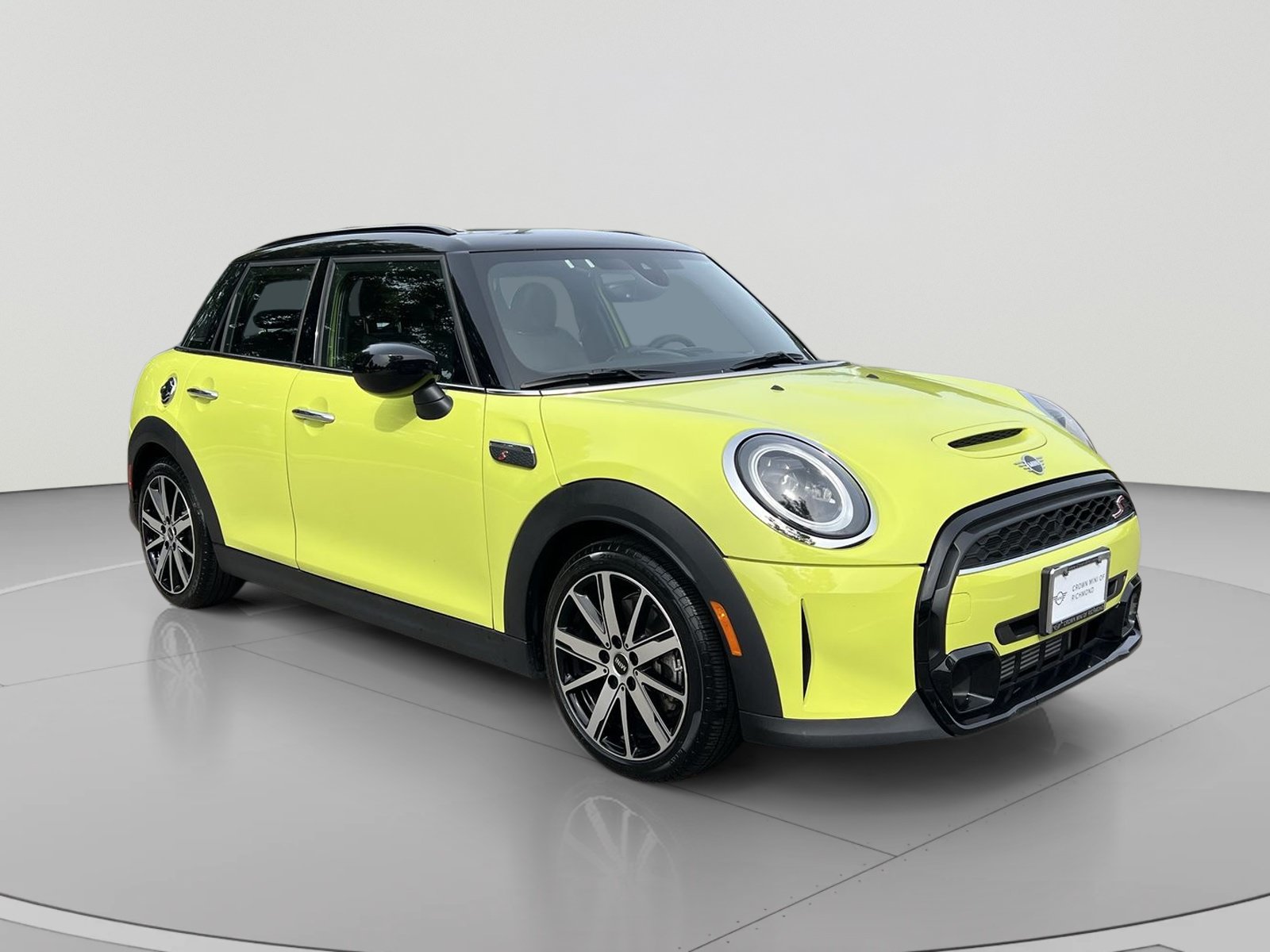 Used 2024 MINI Cooper S w/ Signature Upholstery Package FWD image 7