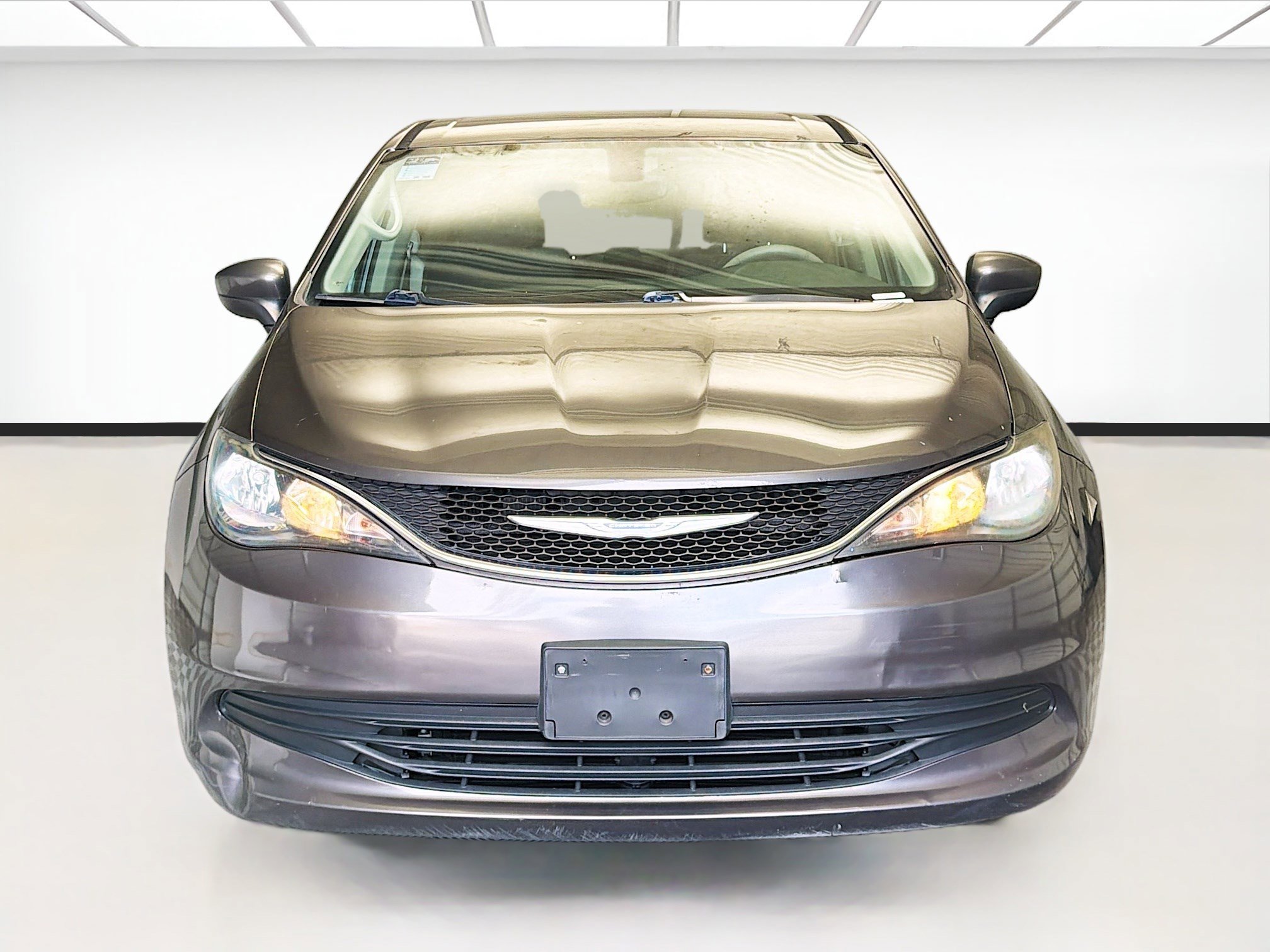 Used 2017 Chrysler Pacifica Touring image 2