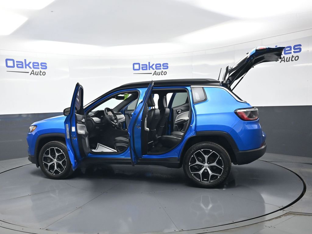 Used 2024 Jeep Compass Limited image 55