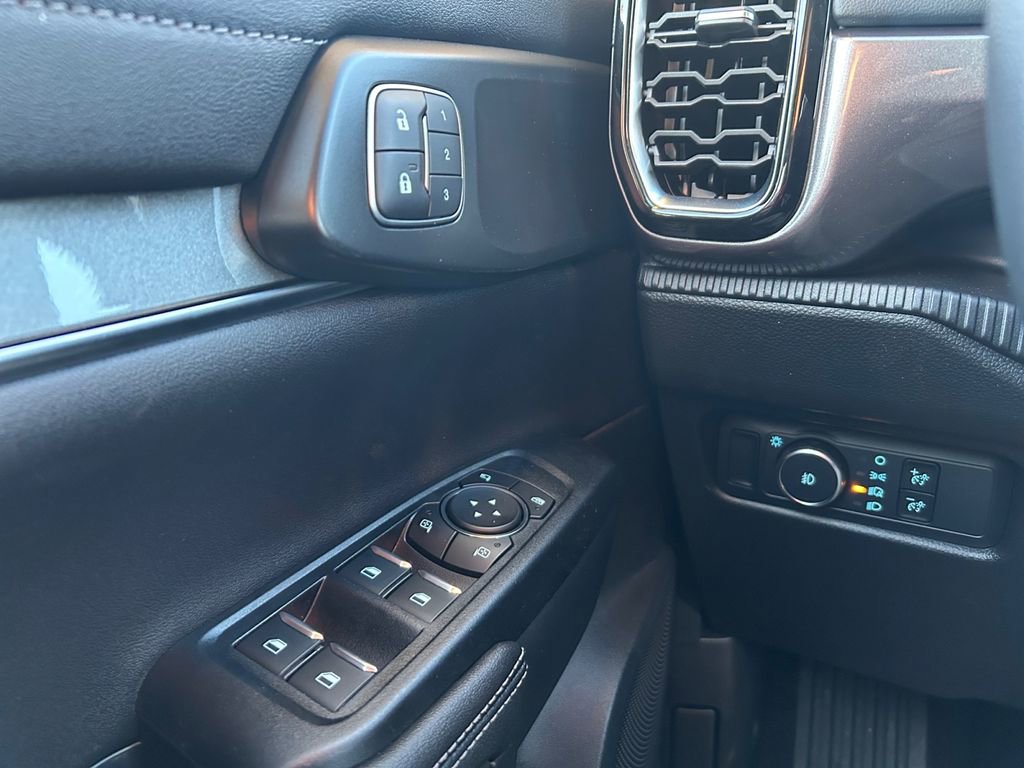New 2025 Ford Ranger Lariat w/ FX4 Off-Road Package image 46