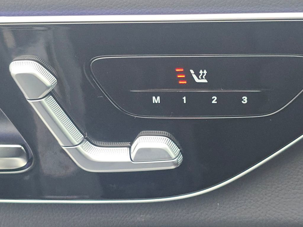 Used 2025 Mercedes-Benz GLC 300 4MATIC image 6