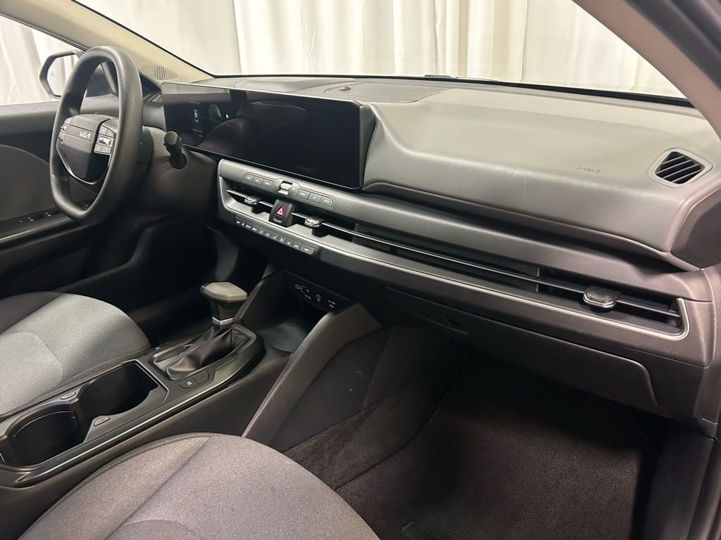 Used 2025 Kia K4 LXS image 22