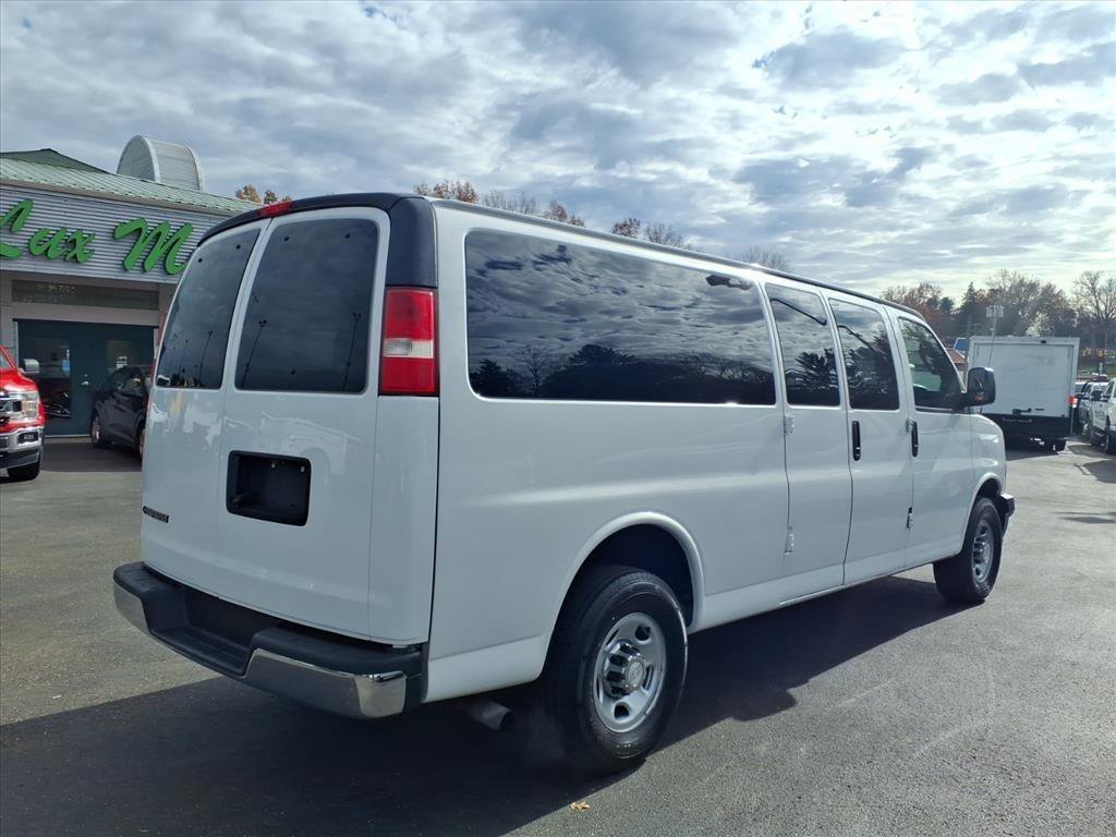 Used 2017 Chevrolet Express 3500 LT w/ LT Preferred Equipment Group image 5