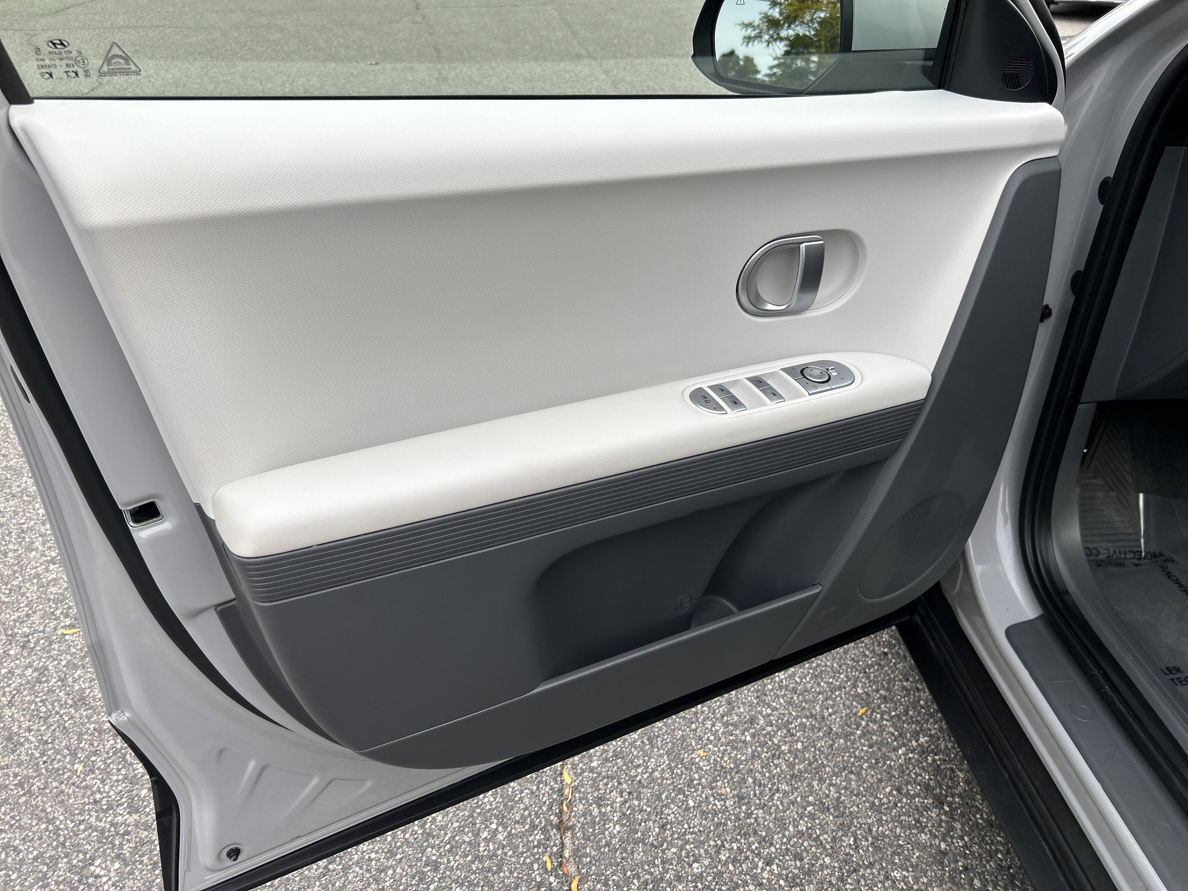 Certified 2024 Hyundai Ioniq 5 SE AWD/4WD image 15