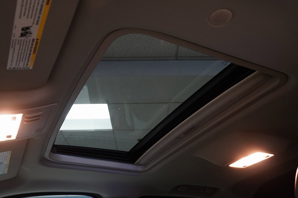 Used 2013 Chevrolet Avalanche LT w/ Suspension Package, Off-Road image 4